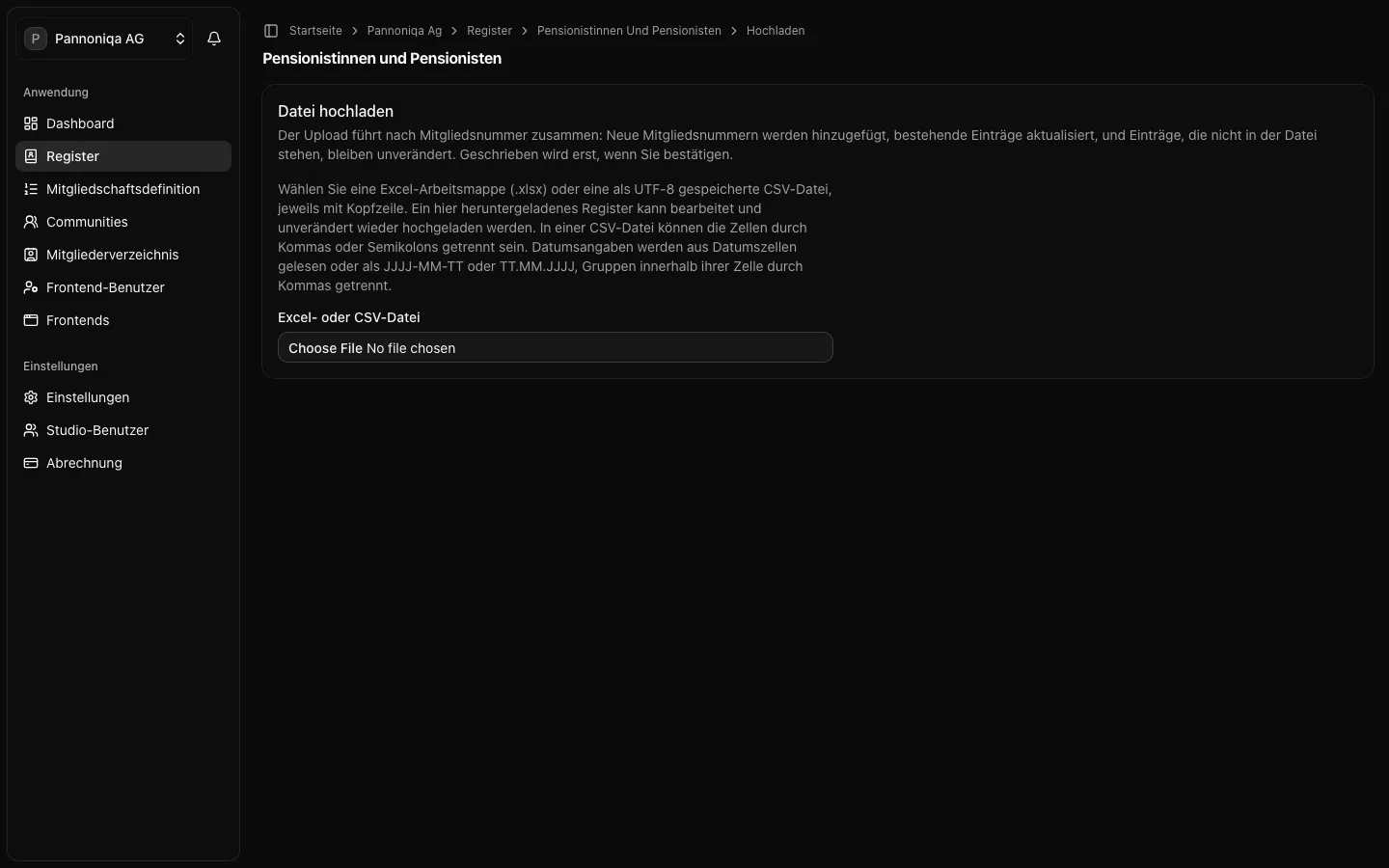 Die Seite „Einträge hochladen“ des Registers Pensionistinnen und Pensionisten, die nach einer Excel- oder CSV-Datei fragt